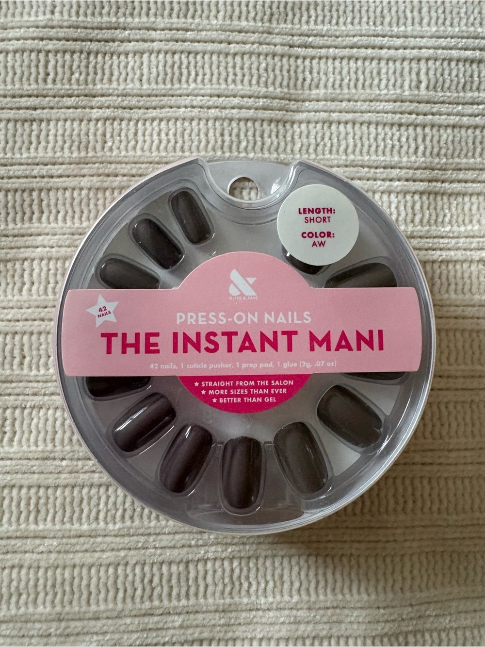 Olive & June The Instant Mani Press-On Nails in Dark Gray